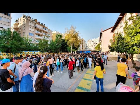Antalya Merkez İlköğretim Okulunda 2019 - 2020 eğitim öğretim yılının ilk günü