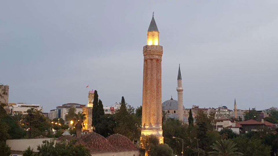 Yivli Minare Antalya - Akşam üzeri Cumhuriyet Meydanı Kaleiçi ve Deniz Manzaraları