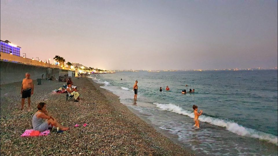 Akşam Üzeri Plaj Manzarası Konyaaltı Sahili Antalya