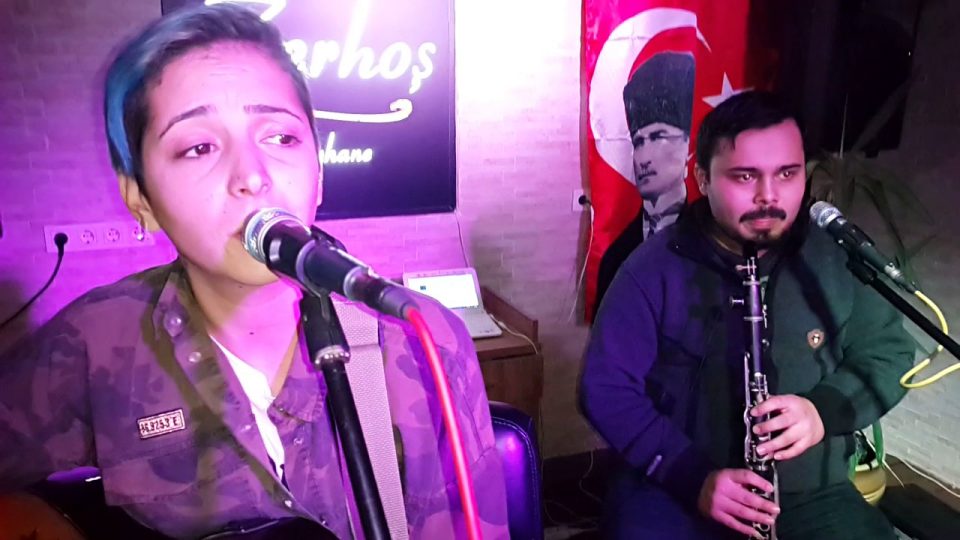 Hangimiz düşmedik kara sevdaya - Hangimiz Sevmedik - İnci Ercan Antalya Canlı Müzik