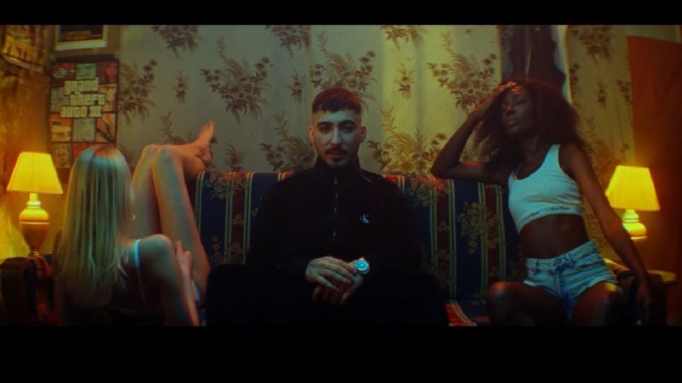 UZI - PAPARAZZİ ŞARKI SÖZLERİ