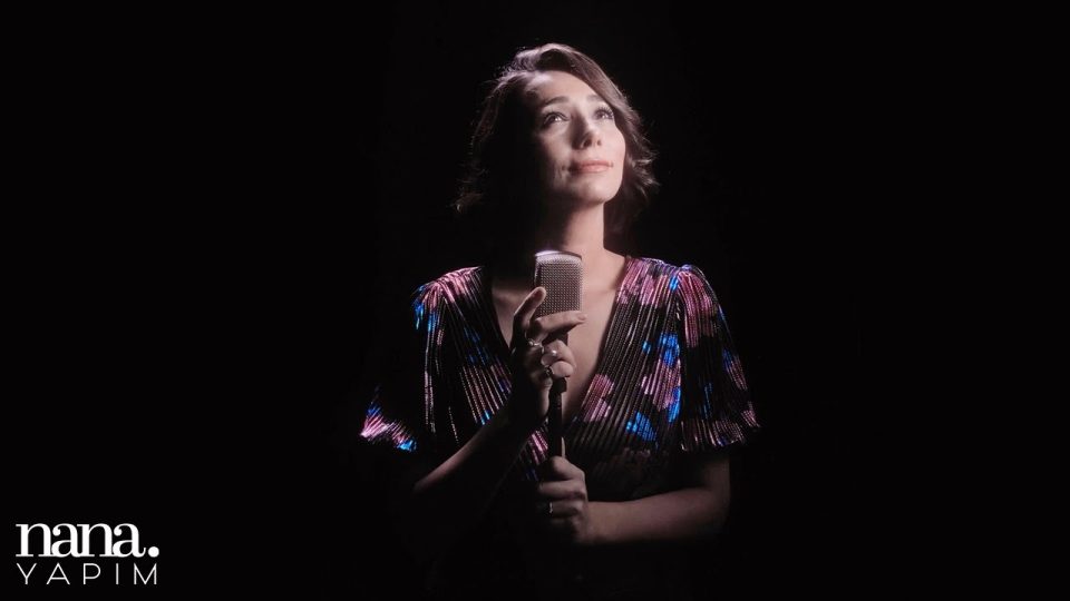 Burcu Yeşilbaş - İpekten İnce Şarkı Sözleri