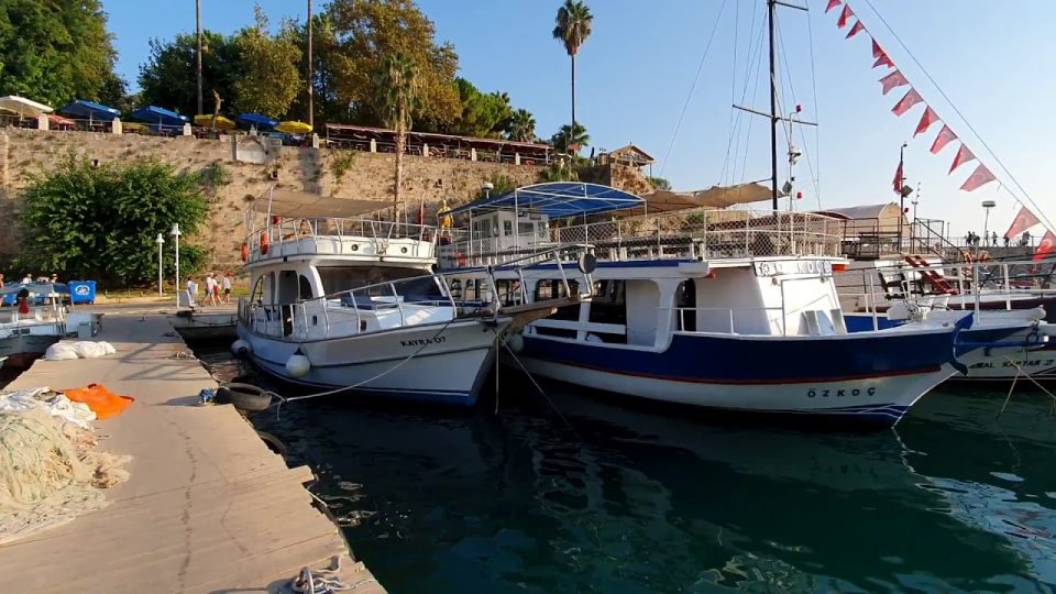 Yat Limanı Antalya Kaleiçi Deniz Manzarası Balıkçı Tekneleri Tur Tekneleri