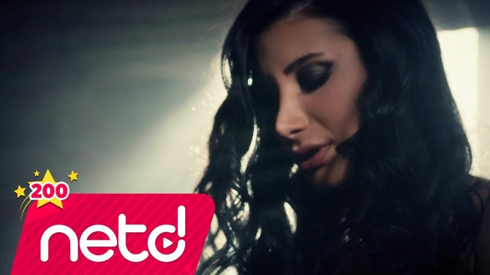 İrem Derici - Kalbimin Tek Sahibine Şarkı Sözleri