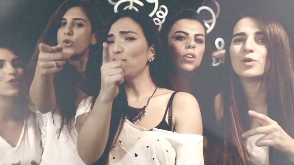 Aysel Yakupoğlu - Leyla Mecnun Aşk Görsün Şarkı Sözleri