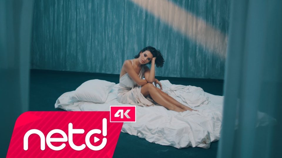 Tuvana Türkay - Ah Aşk Şarkı Sözleri