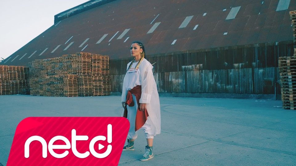 Ayşe Betül - Gol Şarkı Sözleri