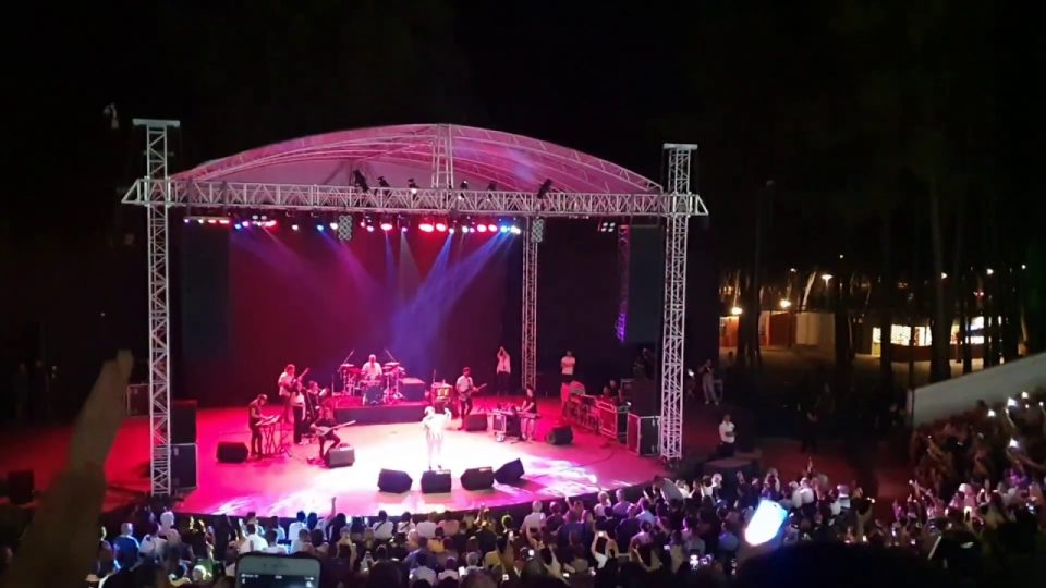 Uğurlar Olsun - Bir Pazar Sabahıydı - Selda Bağcan Antalya Konseri