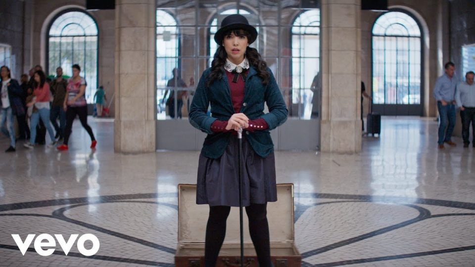 Indila - Parle à ta tête Paroles (Lyrics)