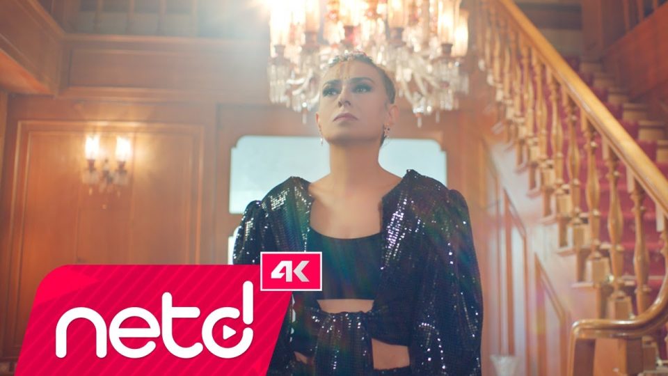 Yıldız Tilbe - Kendimi Çağırıyorum Şarkı Sözleri