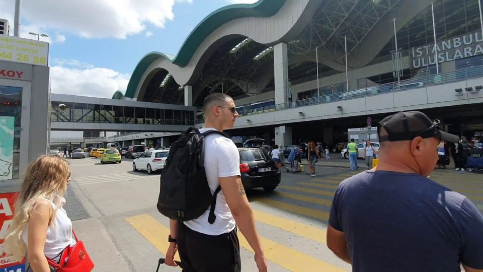 Sabiha Gökçen Uluslararası Havalimanı Gelen Yolcu Çıkışı İstanbul Airport Anadolu Yakası Havaalanı
