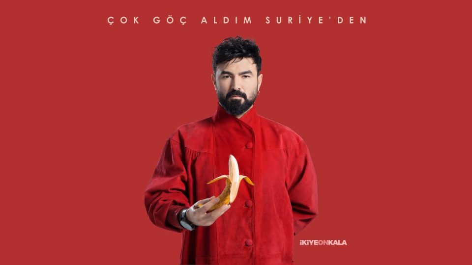 İkiye On Kala - Çok Göç Aldım Suriye'den Şarkı Sözleri