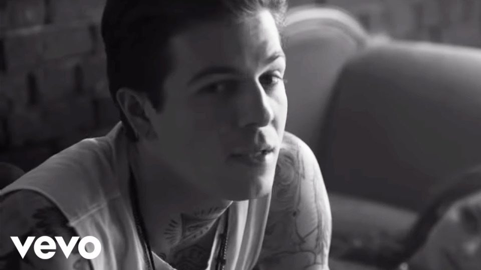 The Neighbourhood - Sweater Weather Lyrics