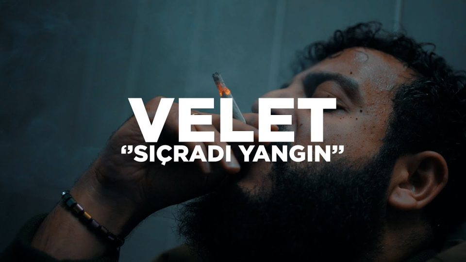 Velet - Sıçradı Yangın Şarkı Sözleri