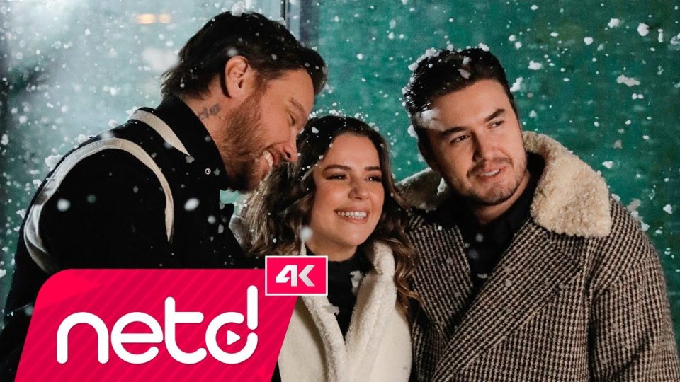 Sinan Akçıl & Mustafa Ceceli & Merve Özbey - Durum Çok Acil Şarkı Sözleri