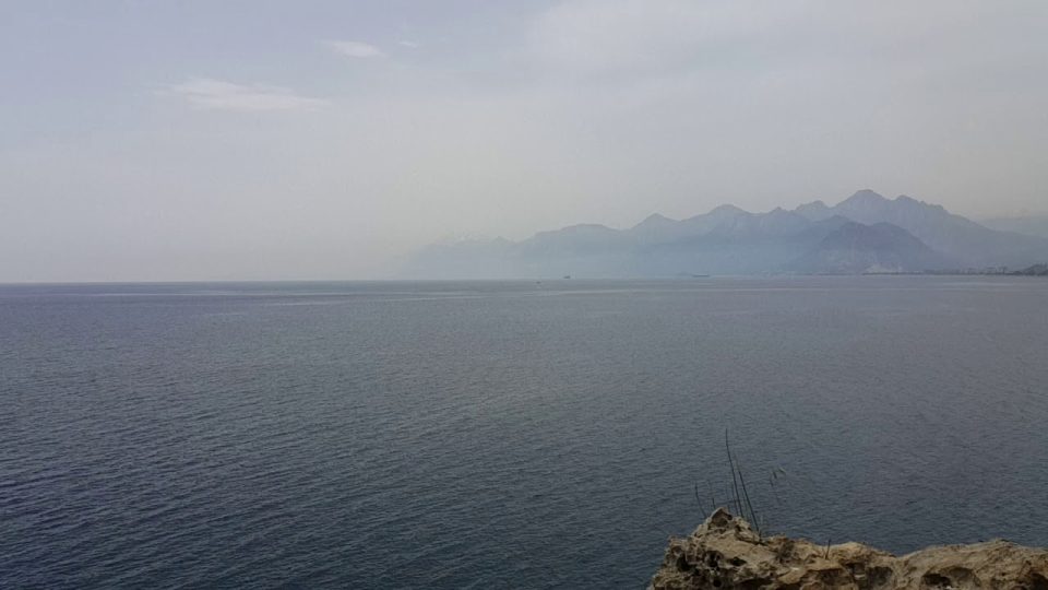 Antalya Deniz Manzarası - Atatürk Parkı Falezlerden Denizi Seyret Antalya Tatil Gezi Tur
