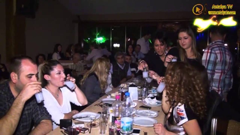 Keyf-i Alem Antalya Taverna Eğlence Merkezleri - Antalya Meyhaneleri Canlı Müzik