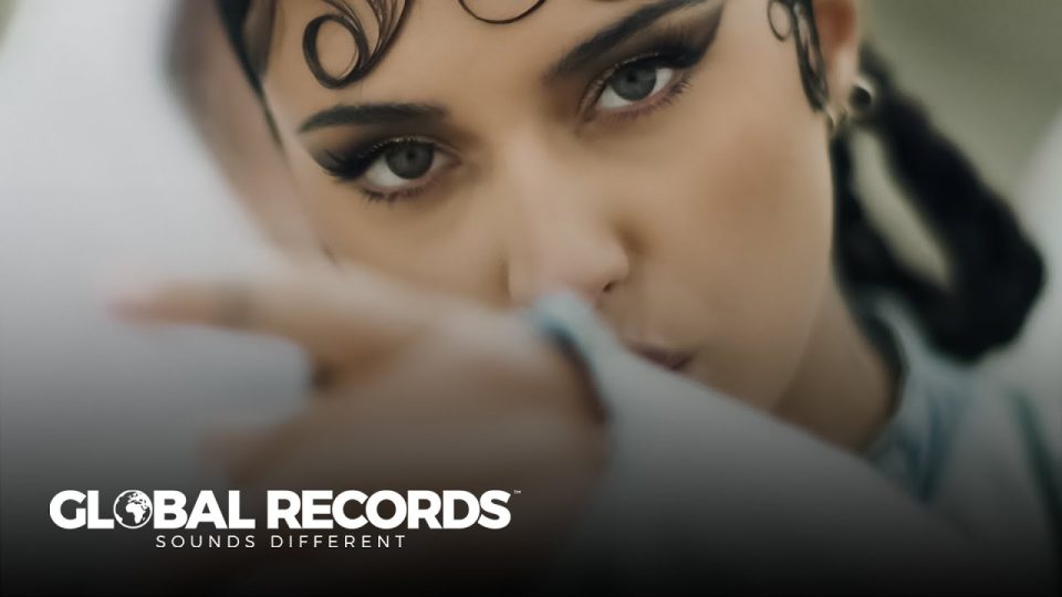 ANTONIA x Pitt Leffer x Guilty Pleasure - Benny Hana Lyrics