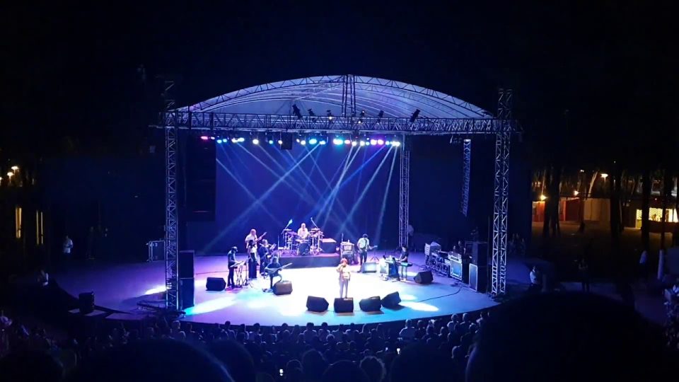 Denizlerin Dalgasıyım - Selda Bağcan Konseri Antalya Canlı Performans
