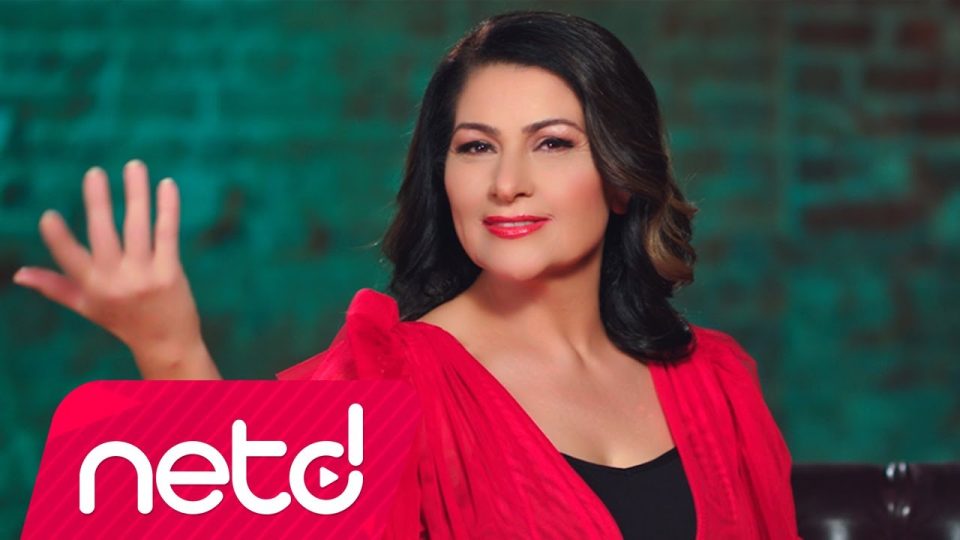Dj Maral - Haydi Kızlar Halaya - Paraşütten Atladım - Gülüm Gider Bostana - Gülcan Şarkı Sözleri