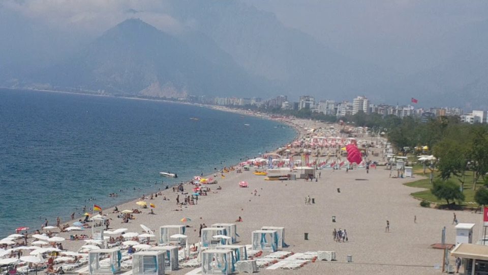 Antalya'yı Özleyenler için Konyaaltı Sahili - Antalya Gezi Tatil Tur