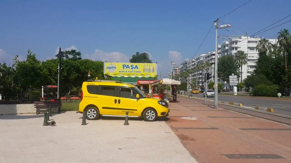 Konyaaltı Caddesi Yürüyüş - Antalya Gezi Tatil - Full