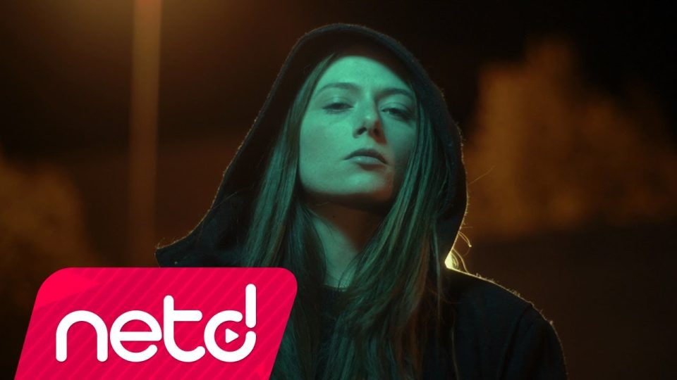 Şenol Yıldız - Ama Yoksun Şarkı Sözleri