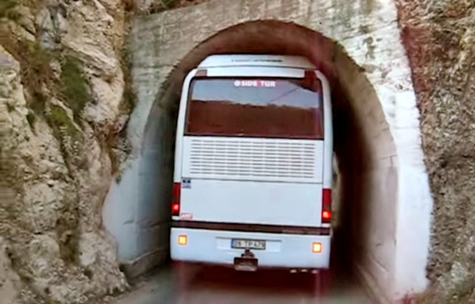 Bu otobüs bu tünelden geçebilir mi ?