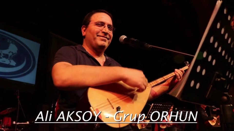 Bozkurtlar Geliyorlar - Ali Aksoy - Grup Orhun Antalya Konseri - Söz - Müzik: Ali Aksoy