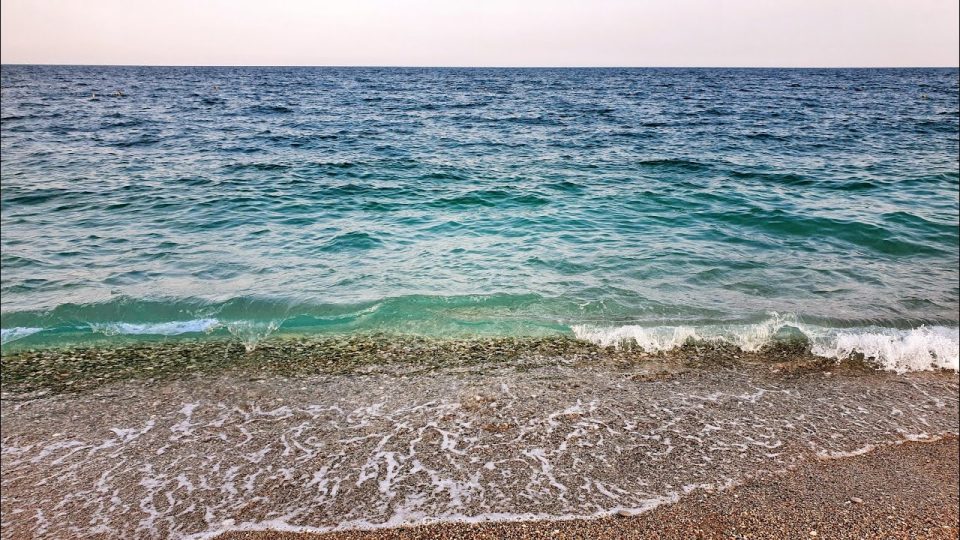 Dalga sesleri Konyaaltı Plajı Antalya