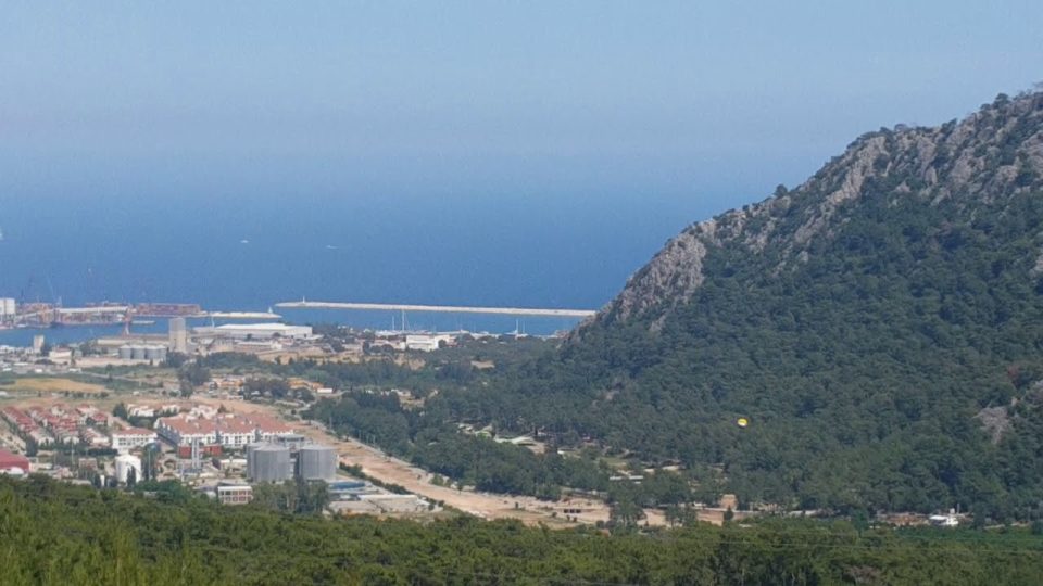 Altınyaka Yolundan Antalya Deniz Şehir Orman ve Dağ Manzarası