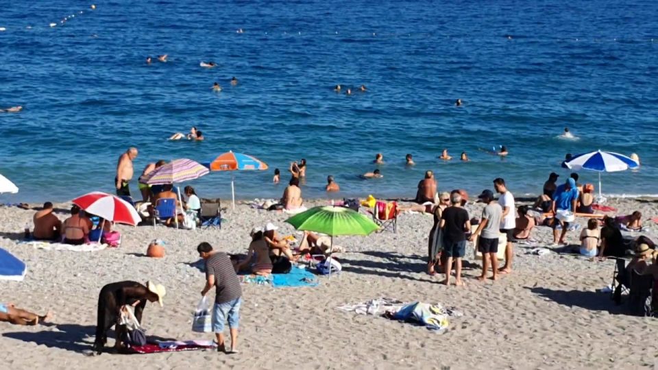 Antalya plajları Konyaaltı Beach Deniz Manzarası Antalya Gezilecek Yerleri Tatil