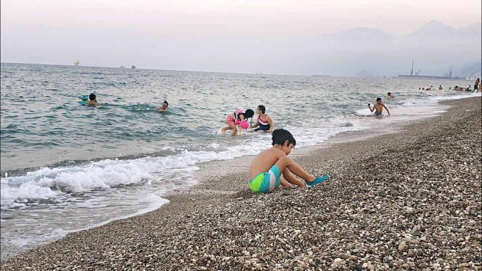 Akşam vakti deniz manzarası Konyaaltı Sahili Antalya