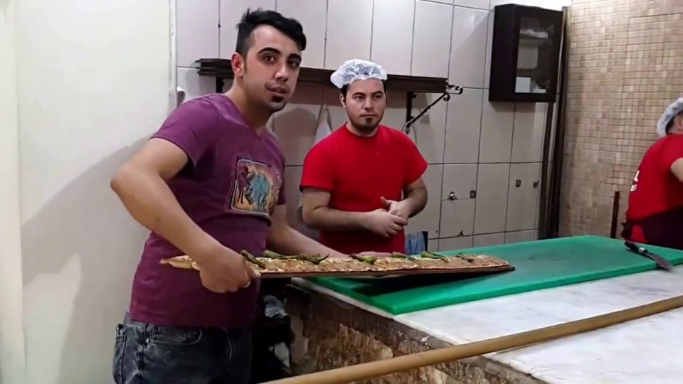 Etli Ekmek Yapılışı - Miray Konyalı Etli Ekmek Antalya