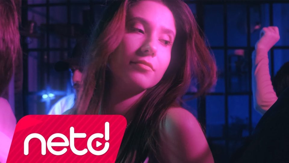 The Nova & Avaz & Avro - Olay Yeri Şarkı Sözleri