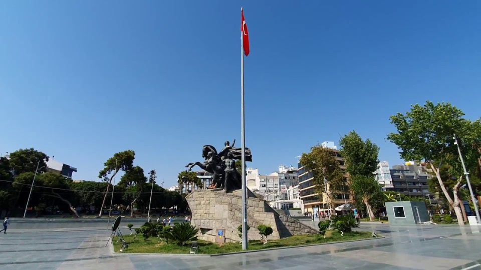 Antalya Cumhuriyet Meydanı - Yat Limanı Arası Yürüyüş - 1/9