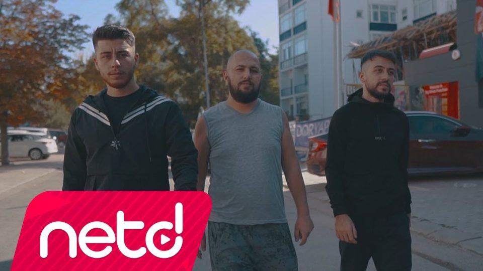 SEM & B2U - HOLA BABY Şarkı Sözleri