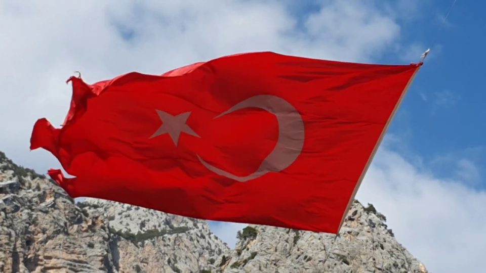 Türk Bayrağı - Çandır Çayı Konyaaltı Antalya