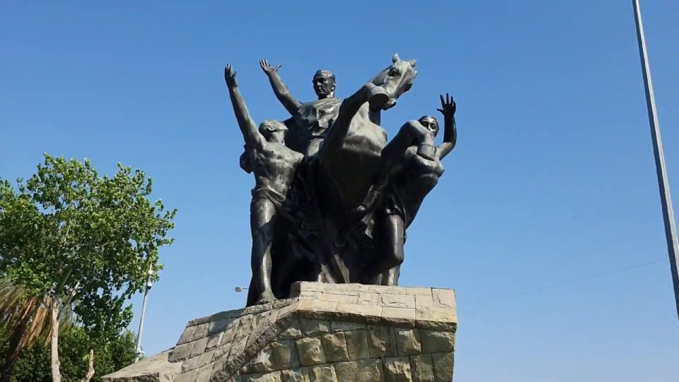 Atatürk Meydanı Antalya - Atatürk Heykeli - Antalya Gezi Tatil