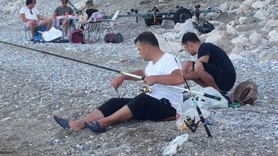 Antalya Plajlarında Yürümek - Denizi Hisset Gezi Tatil Tur 1/4