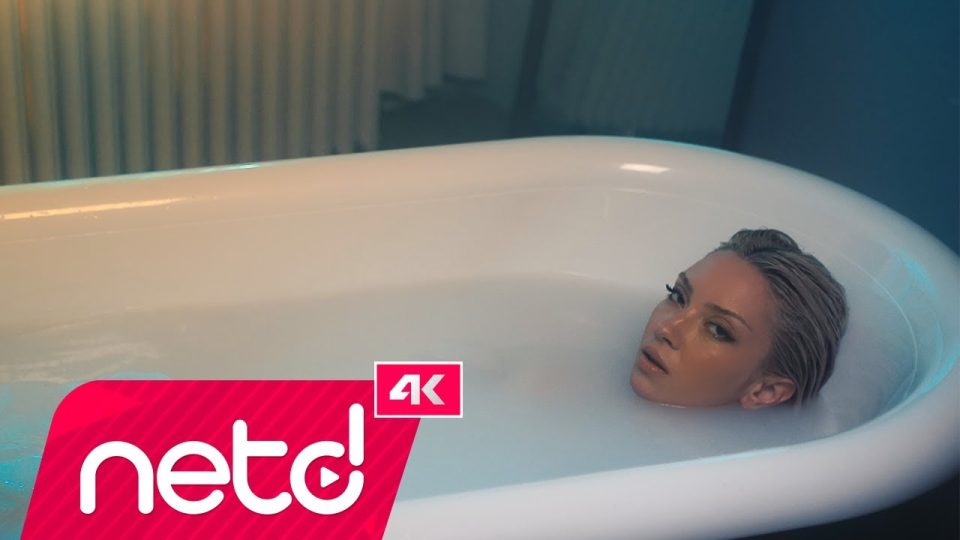 Ece Seçkin - Sen Hala Ordasın Şarkı Sözleri