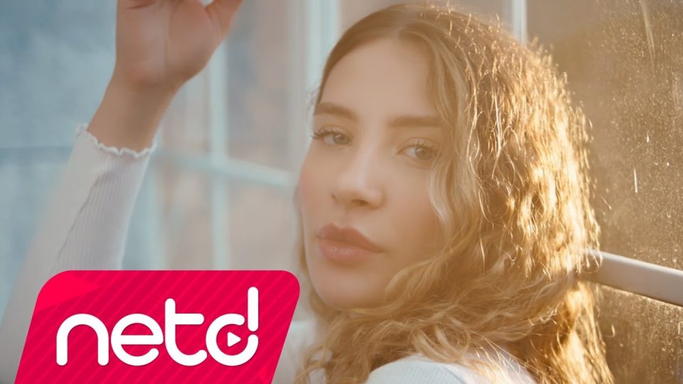 Irmak Arıcı - Asık Suratım Şarkı Sözleri