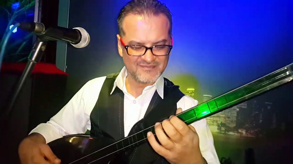 Senin Bende Gönlün Var Gibi - İsmail Söğüt