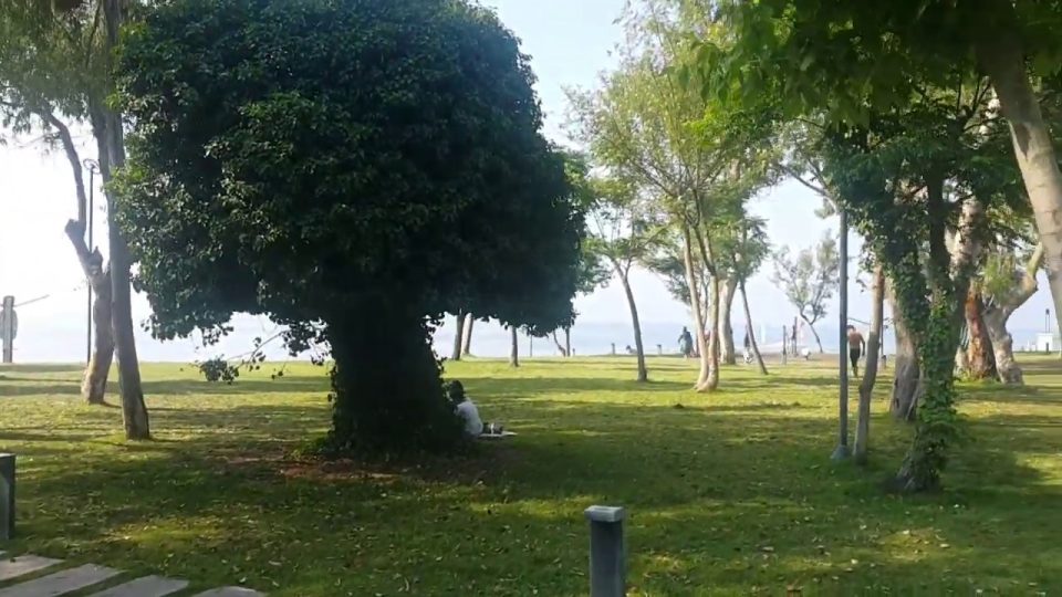 Beach Park'ta Yürüyüş Antalya Gezi Tatil - 1/9