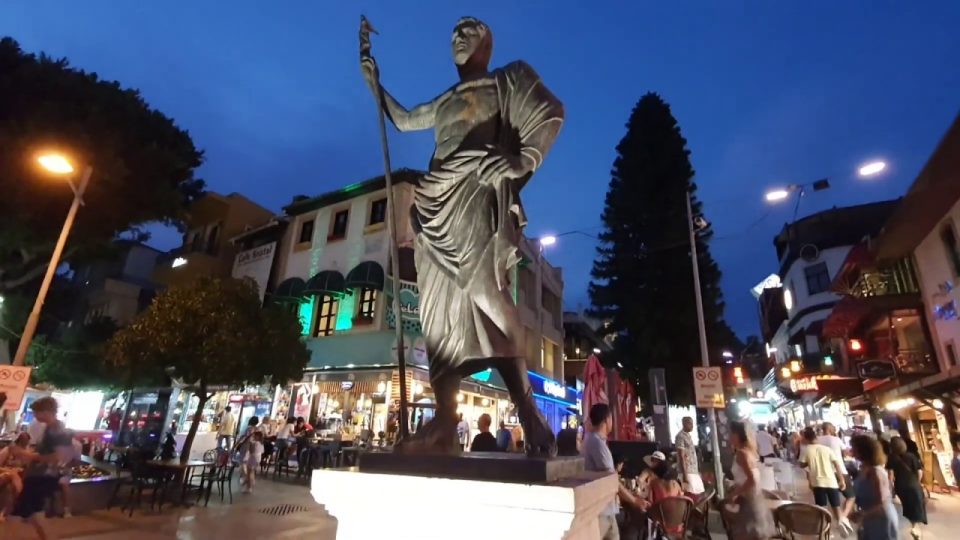 Antalya Kalekapısı Saat Kulesi Akşam Manzarası Antalya Gezilecek Turistik Yerleri