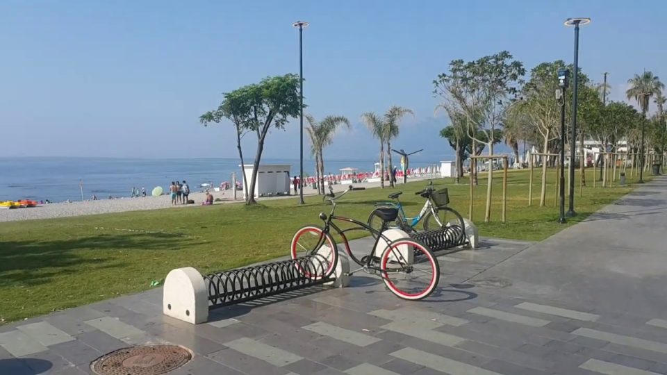 Beach Park'ta Yürüyüş Antalya Gezi Tatil - 3/9