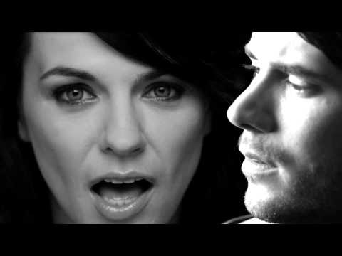 Revolverheld feat. Marta Jandová - Halt Dich an mir fest Lyrics