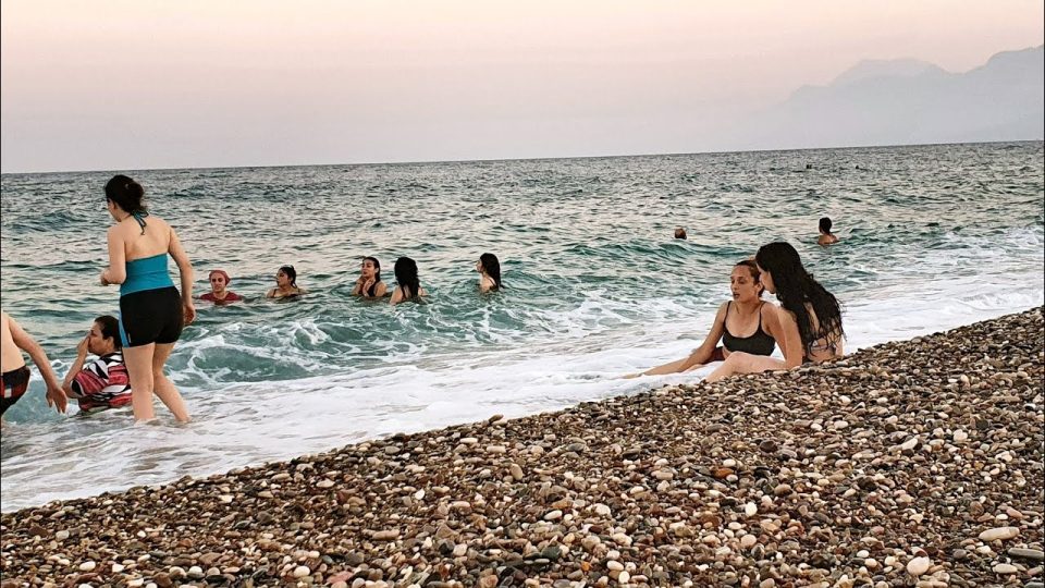 Konyaaltı Plajları Deniz Manzarası Antalya Sahilleri Denize Girilecek Yerler