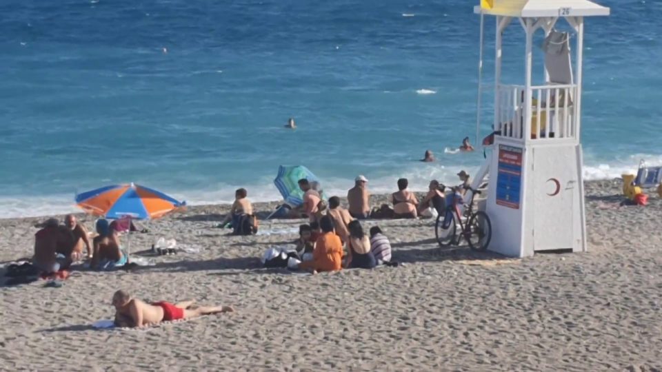 Sonbaharda Konyaaltı Plajı Deniz Manzarası Antalya Gezilecek Yerleri