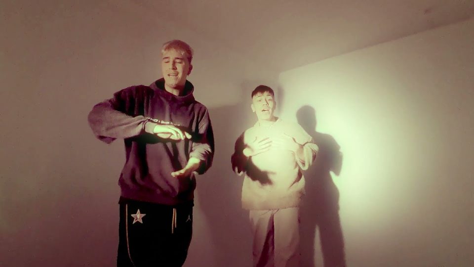 KUTY & MERTİGO - KALPLER KROM Şarkı Sözleri